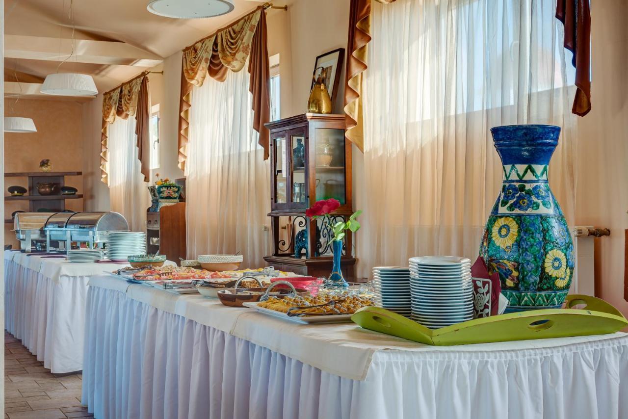 Club Insieme Grand Resort Potlogi Εξωτερικό φωτογραφία
