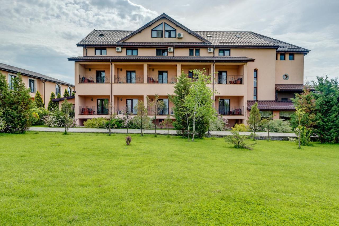 Club Insieme Grand Resort Potlogi Εξωτερικό φωτογραφία