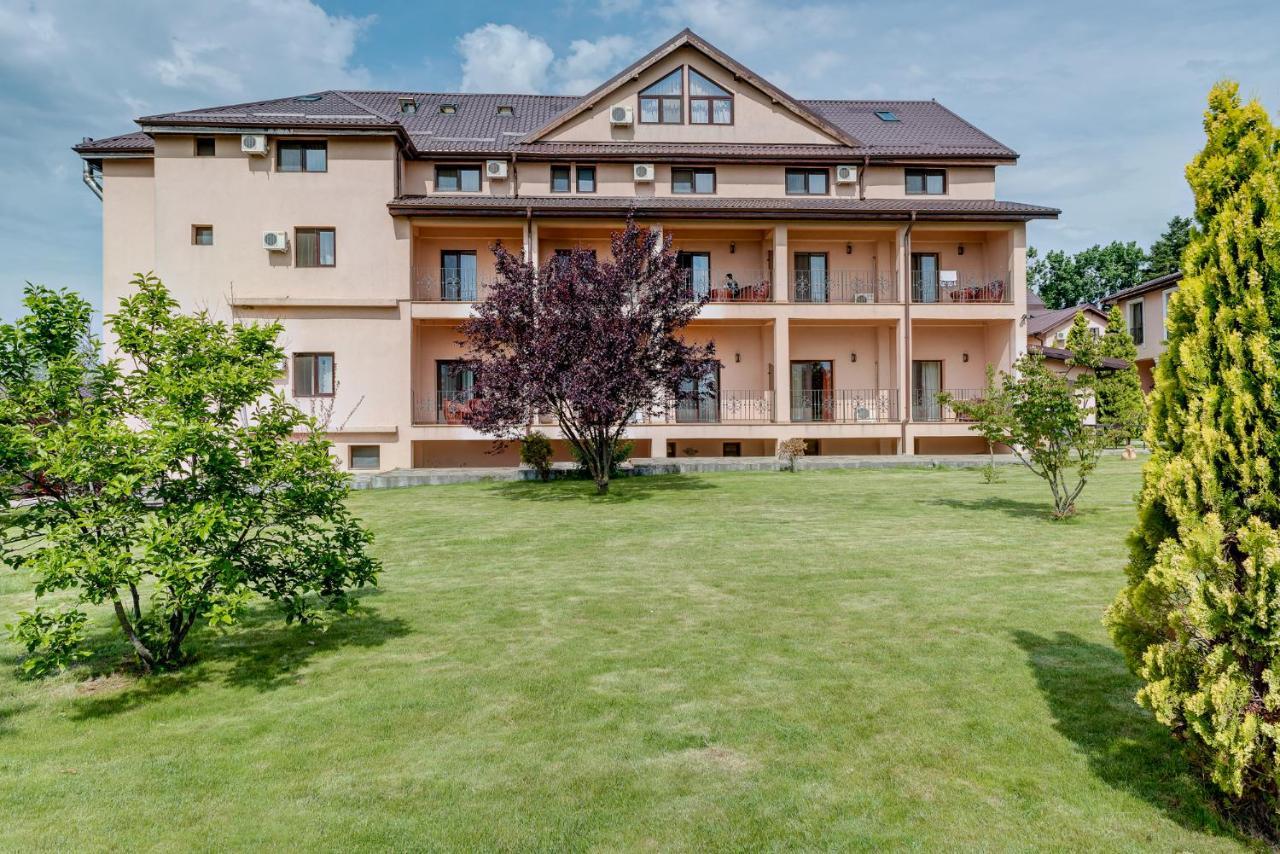 Club Insieme Grand Resort Potlogi Εξωτερικό φωτογραφία