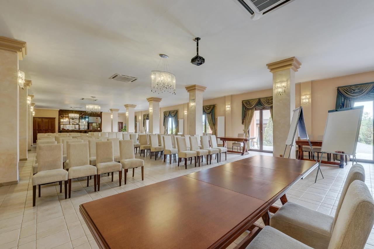 Club Insieme Grand Resort Potlogi Εξωτερικό φωτογραφία