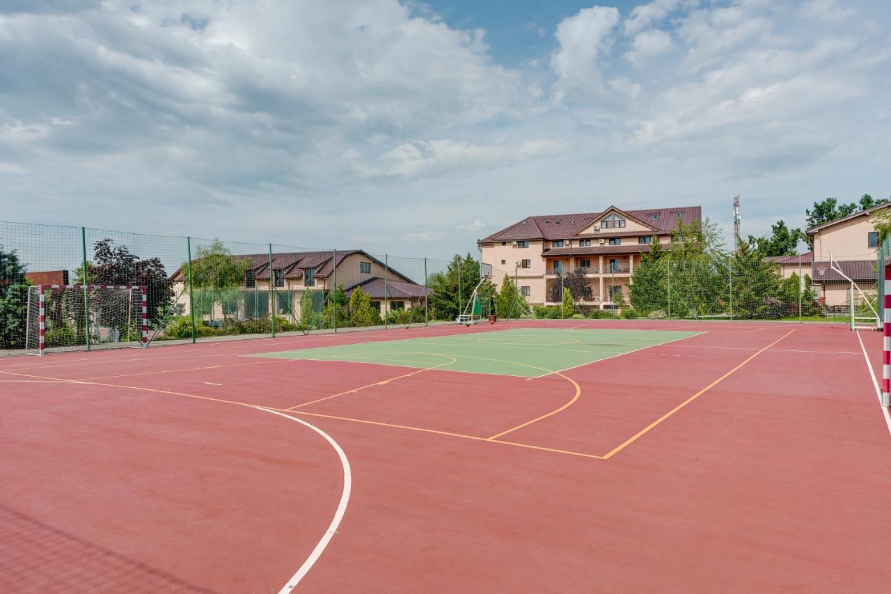 Club Insieme Grand Resort Potlogi Εξωτερικό φωτογραφία