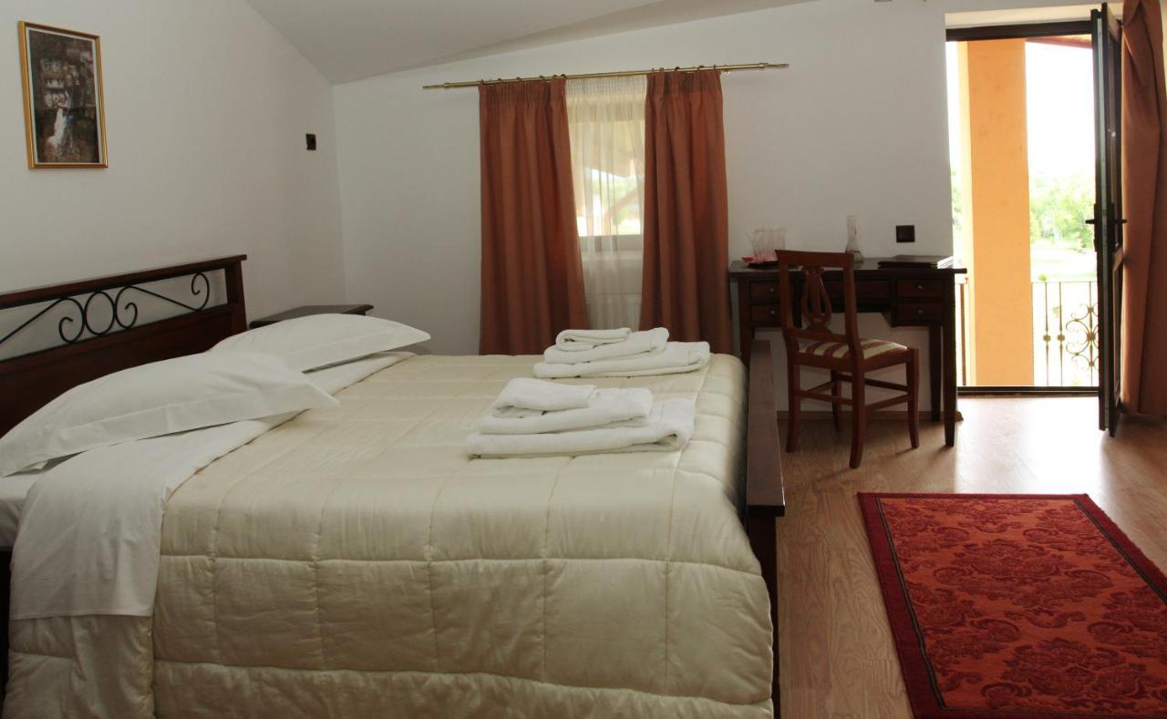 Club Insieme Grand Resort Potlogi Εξωτερικό φωτογραφία