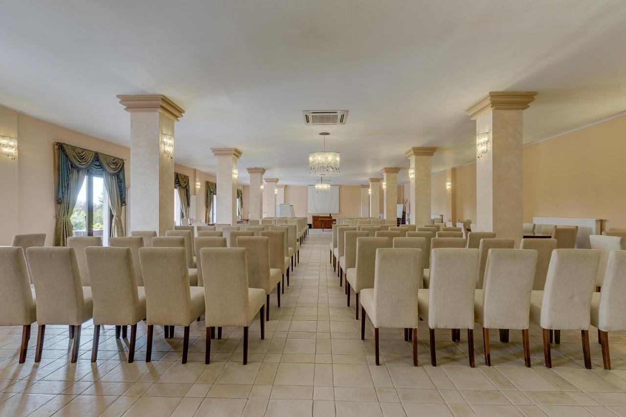 Club Insieme Grand Resort Potlogi Εξωτερικό φωτογραφία