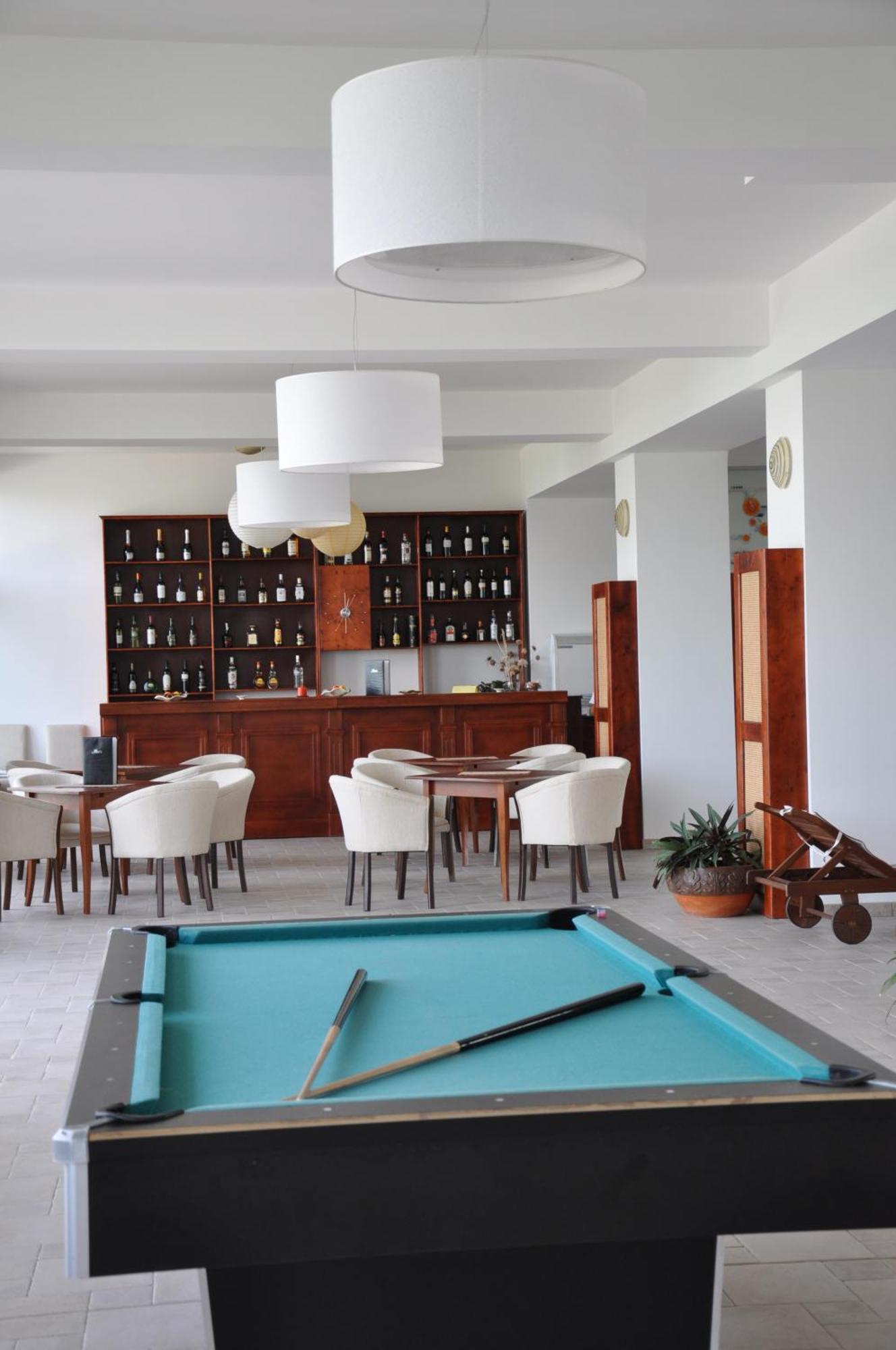 Club Insieme Grand Resort Potlogi Εξωτερικό φωτογραφία