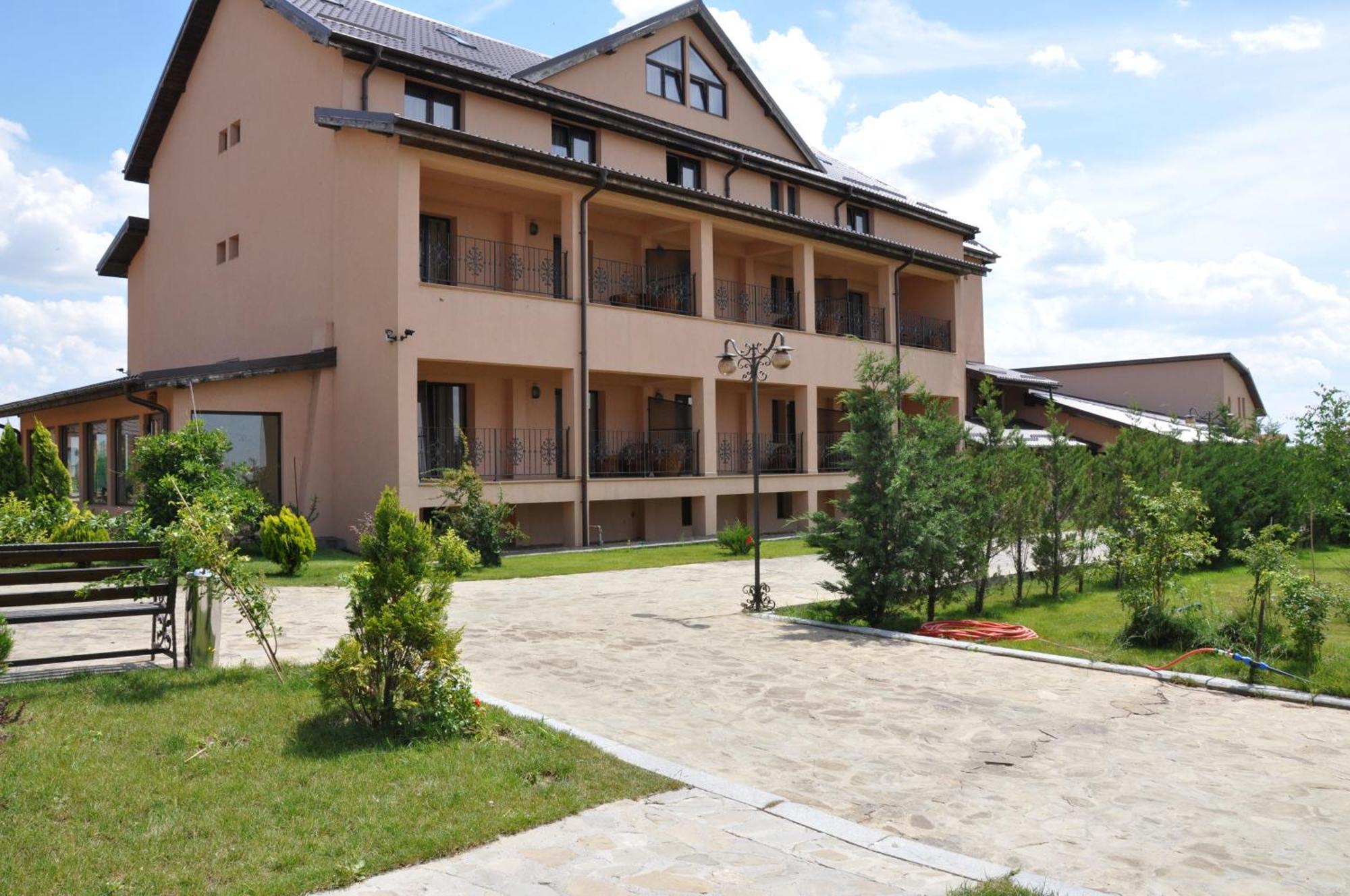 Club Insieme Grand Resort Potlogi Εξωτερικό φωτογραφία
