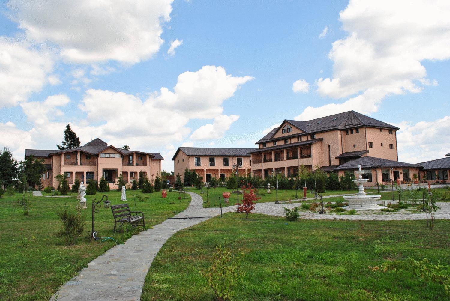 Club Insieme Grand Resort Potlogi Εξωτερικό φωτογραφία